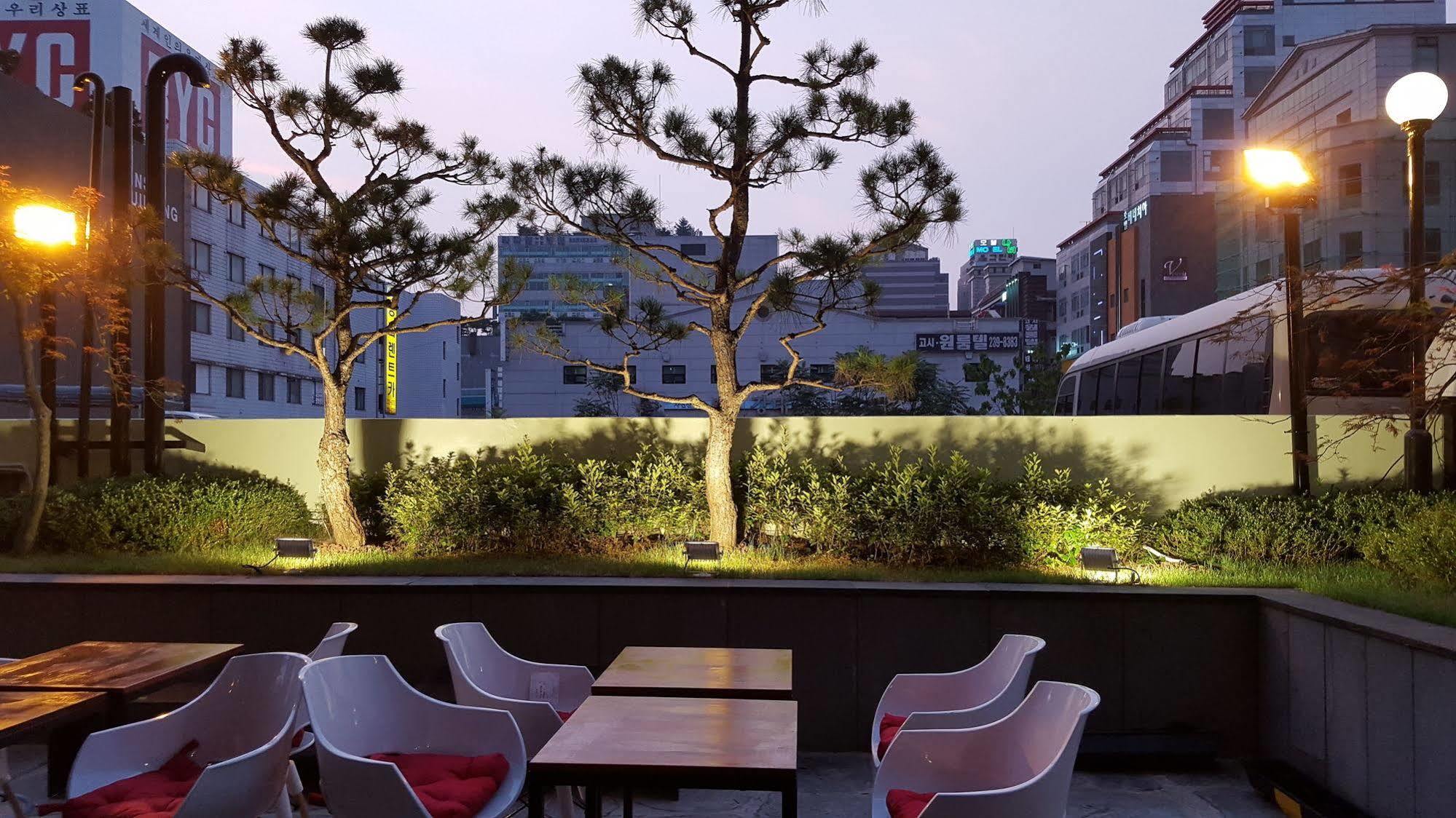 I.Y Hotel Suwon Exterior foto